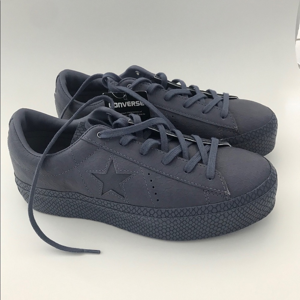 New without box top women’s converse low
